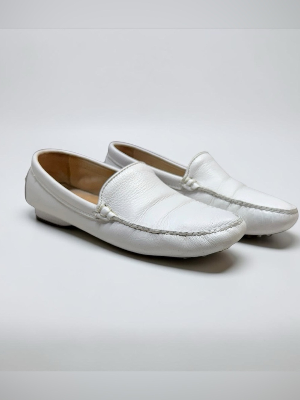 Vaneli Womens Emerson Leather Loafers Size 6 White Resort Coastal